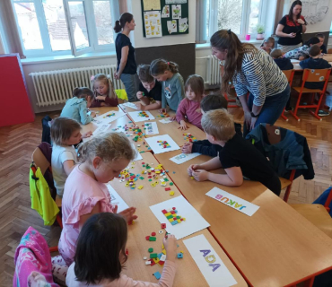 Karneval v MŠ, Škola nanečisto